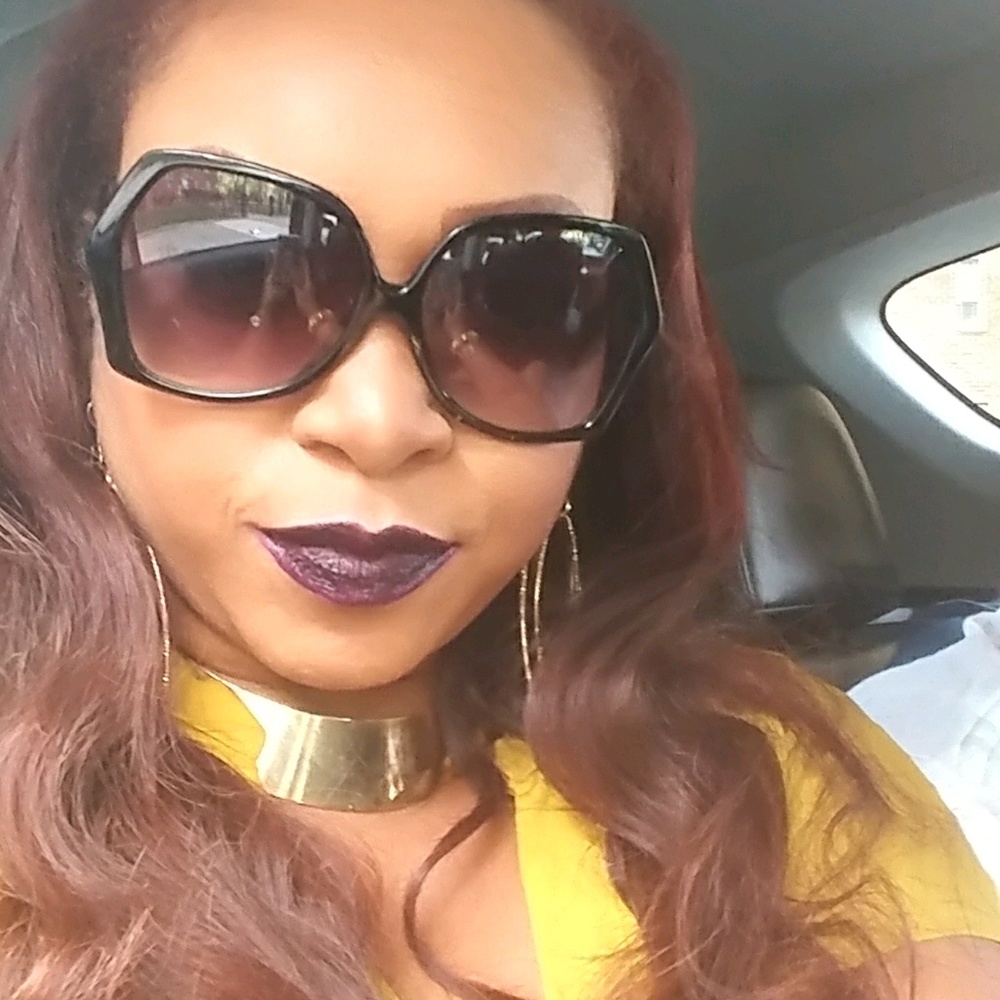 Meet your Posher, Odalis